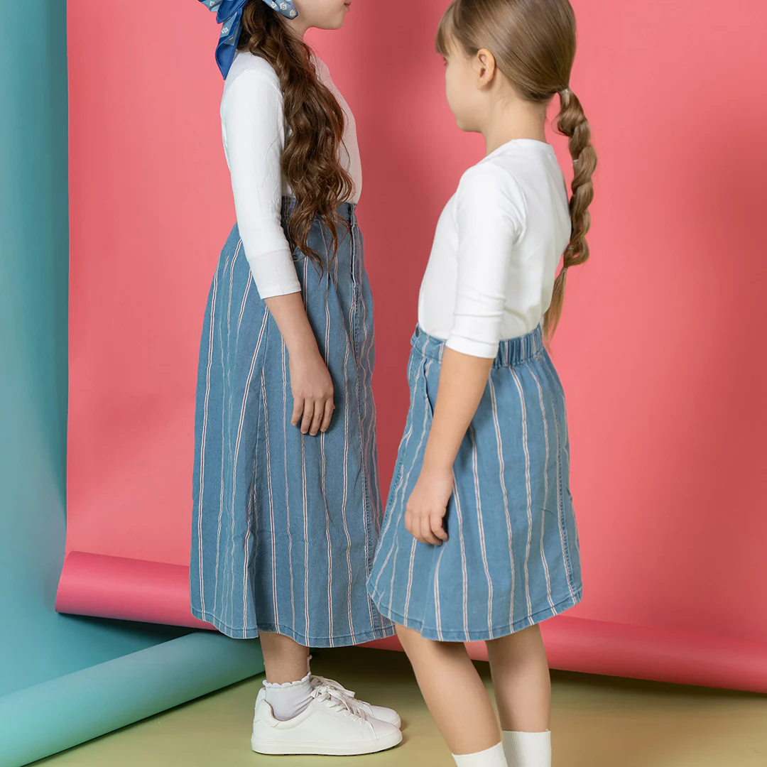 RED STRIPE SKIRT - Image 3